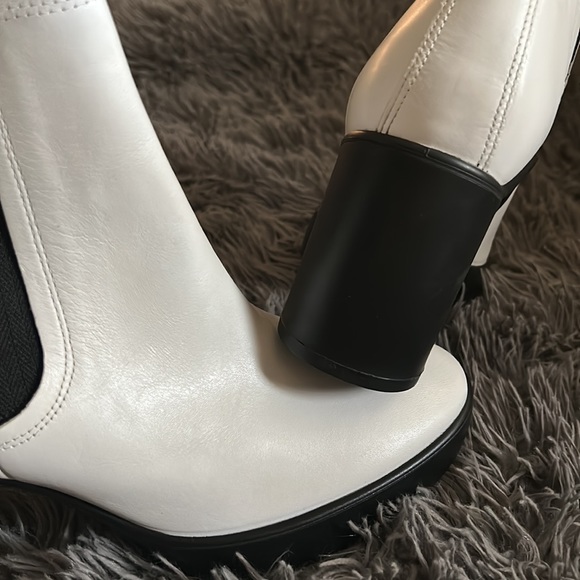 New ECCO Women's Shape Sculpted Motion 55 Chelsea Ankle Boot Size EU 40/US 9-9.5 - Picture 8 of 11